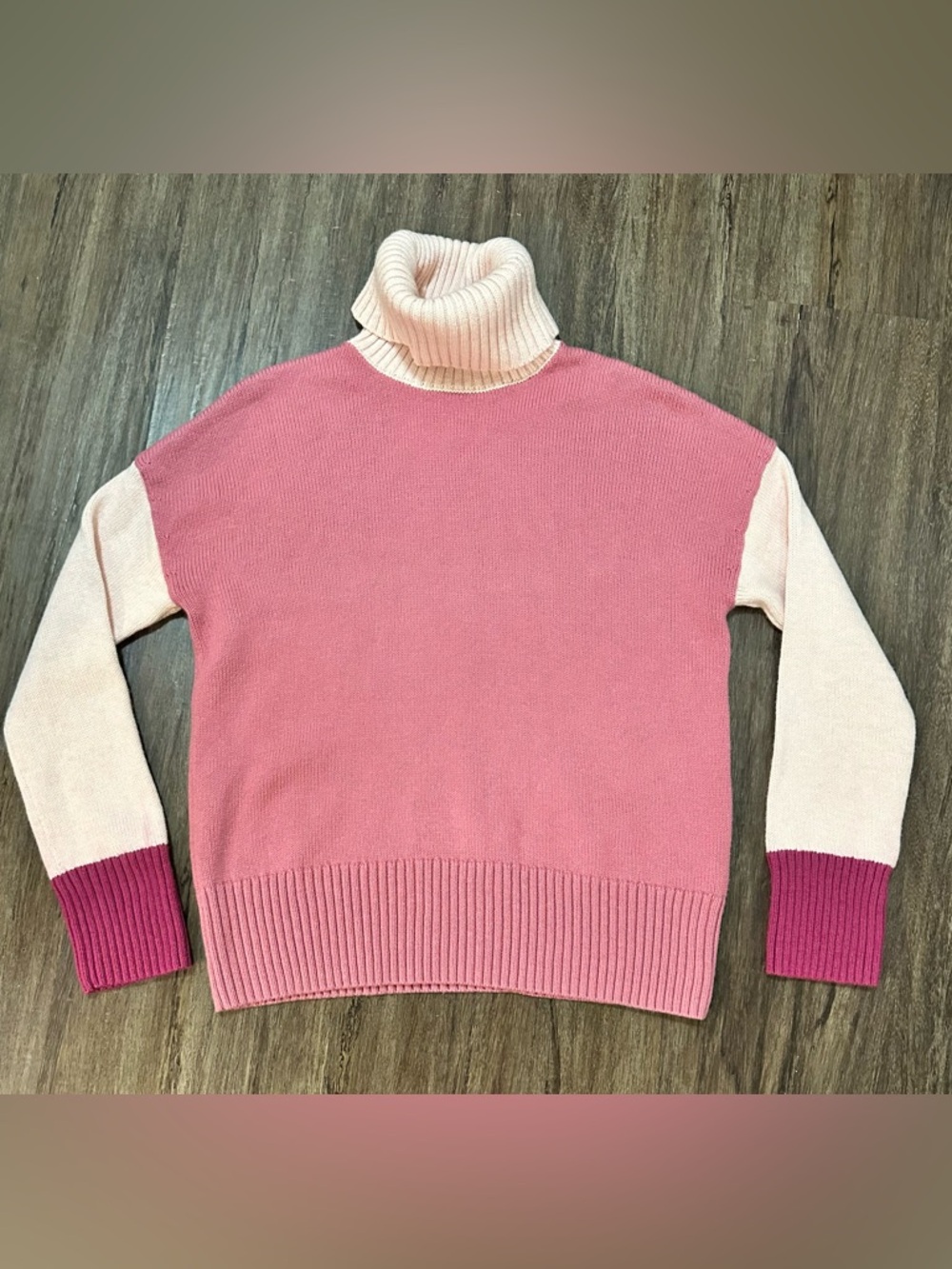 Garnet Hill Wool/Organic Cotton Colorblock Turtleneck Sweater in Pink. Size XS